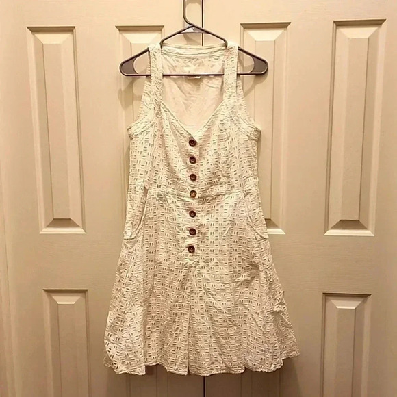Anthropologie Pants - Anthropologie Belted Eyelet Lace Button Front Romper-size 10-NWOT-Never worn🤍